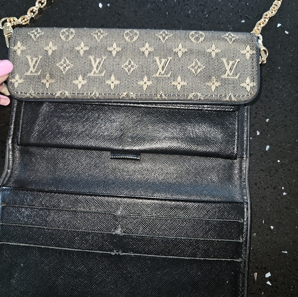 LOUIS VUITTON Denim Wallet on a Chain - Picture 16 of 16